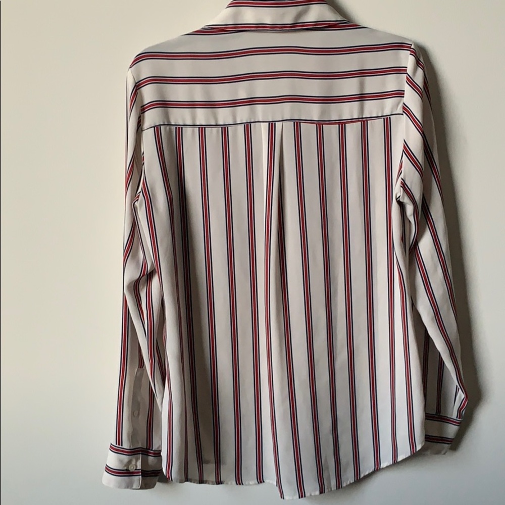 Button down - Picture 2 of 5